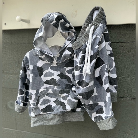 Toddler gray camo hoodie sweatshirt sweatpants set 2 piece size 80/ 12-18 months - Picture 1 of 11